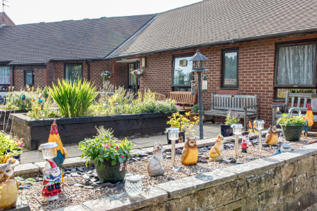 garden Daisy Nook Care Home